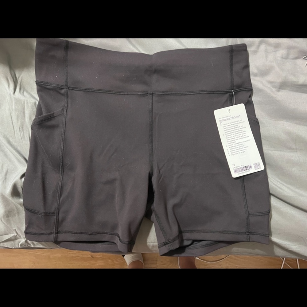 Lululemon Invigorate 6” Size 12 BLK